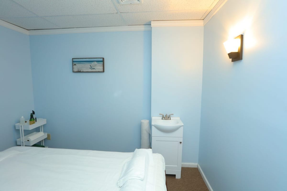 tranquil-blue-oasis-massage-room.jpg