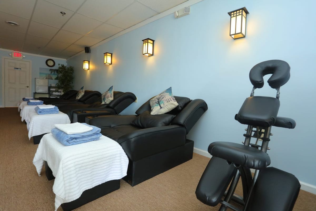 Calming massage lounge