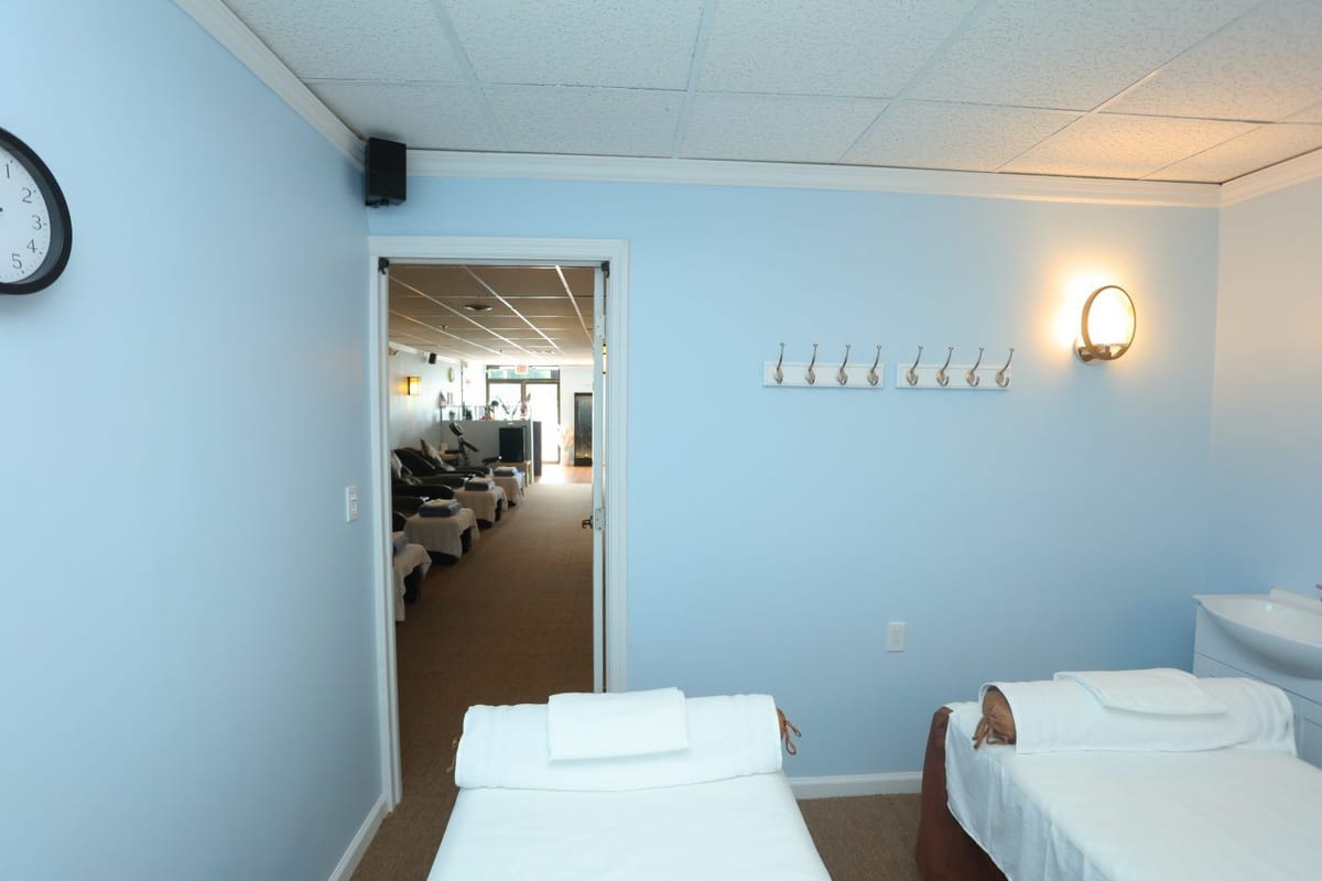 A relaxation suite at Paradise Massage where we blend techniques for a personalized experience